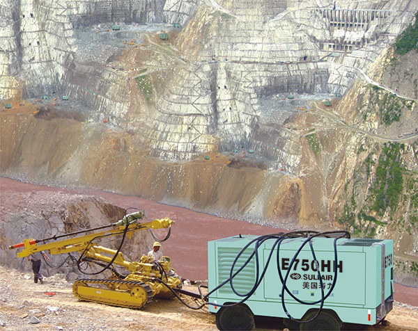 E750、E900、E1000系列電力驅(qū)動(dòng)移動(dòng)式螺桿空壓機(jī)